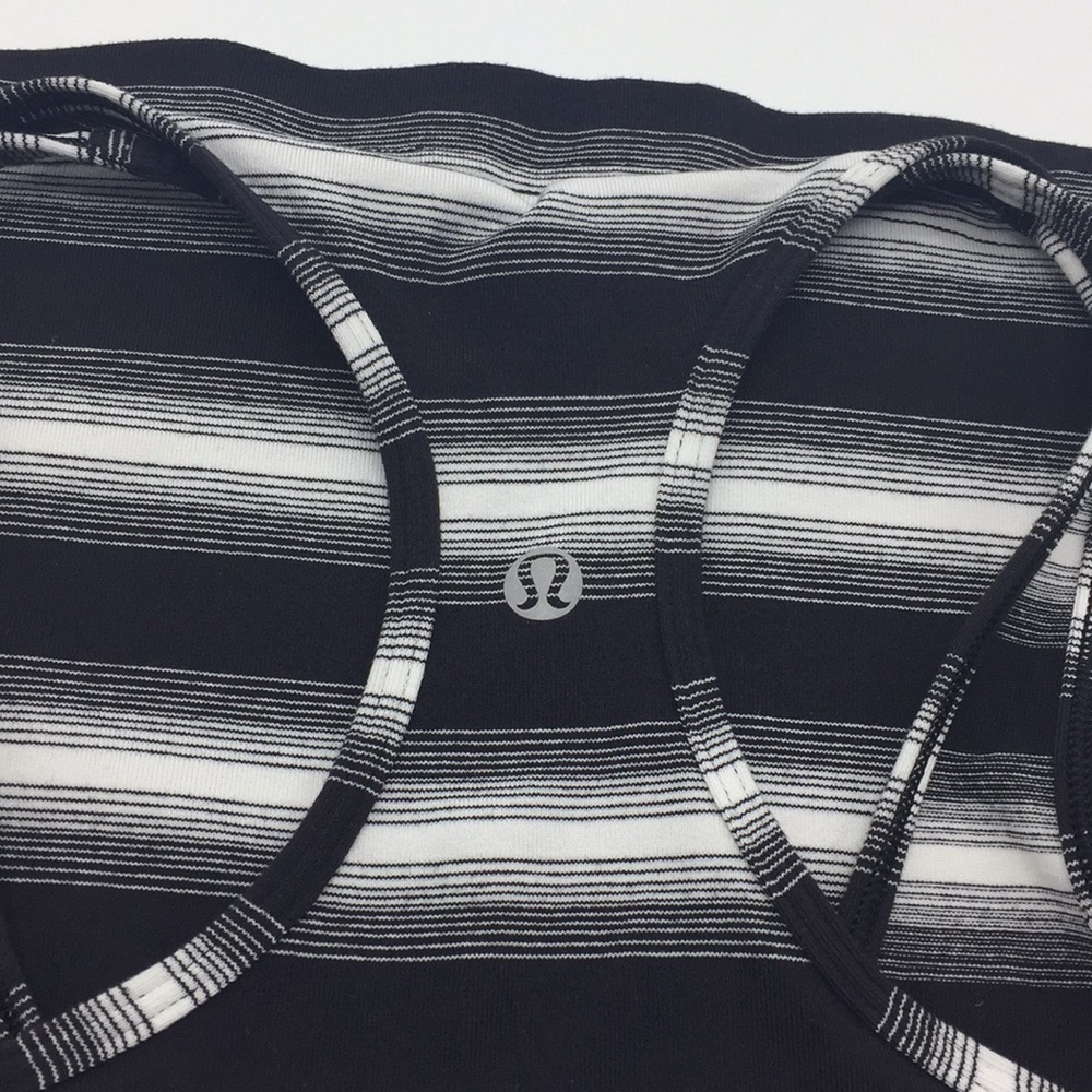 Lululemon Used workout top - Picture 5 of 5